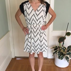 Lush black and white knee length dress - XS